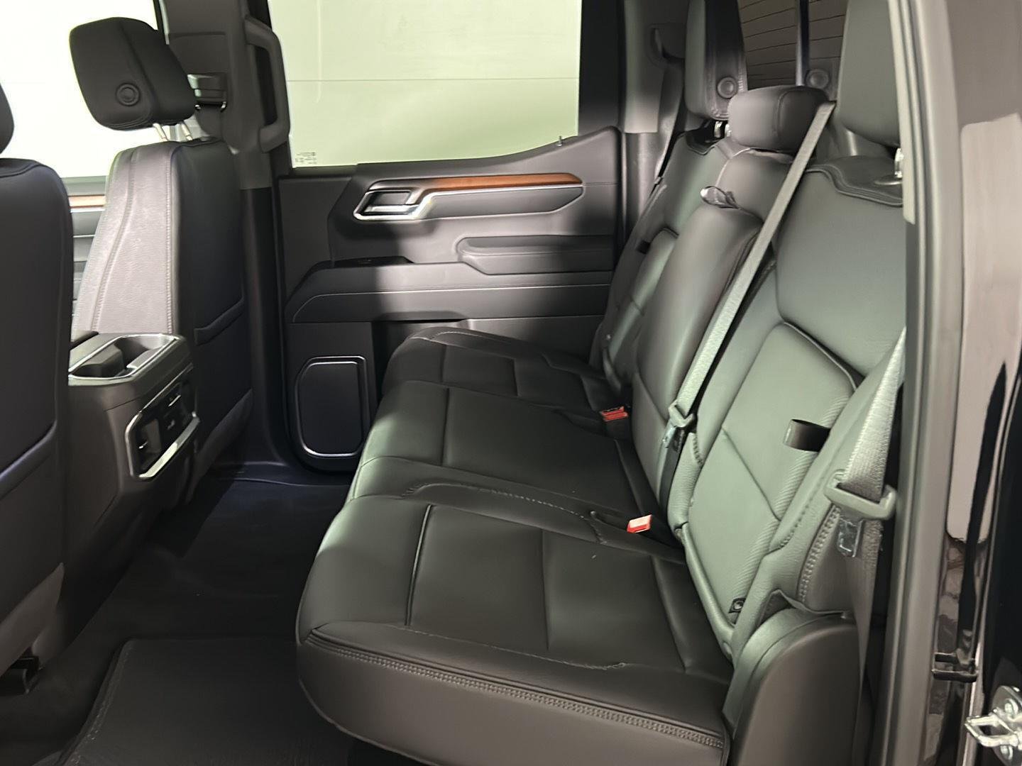 Used 2025 Onyx Black GMC Denali image 16