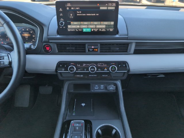 2025 Honda Pilot Elite - Photo 25