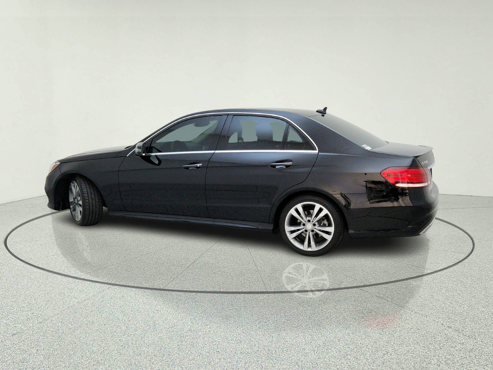 Used 2014 Black Mercedes-Benz E 350 Sport image 13