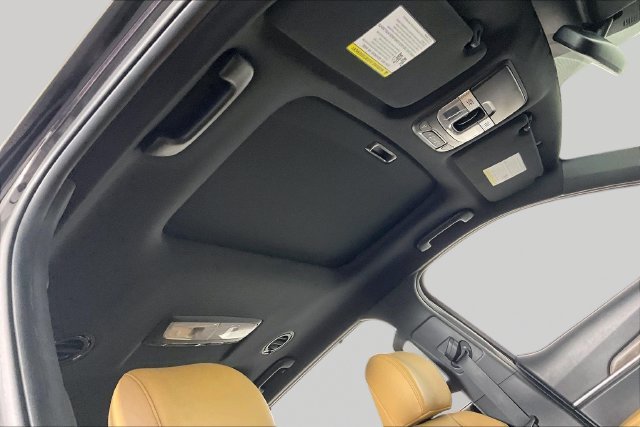 Used 2022 Black Kia SX image 25