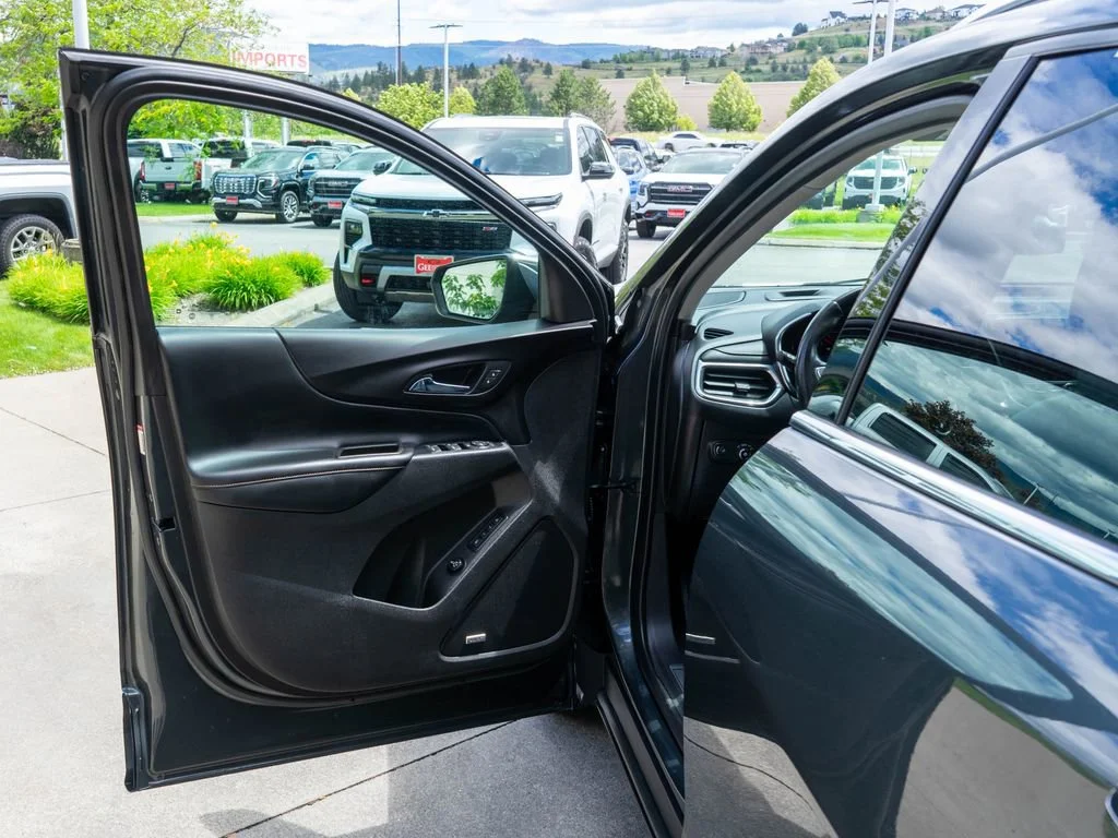 Used 2019 Gray Chevrolet Premier image 17