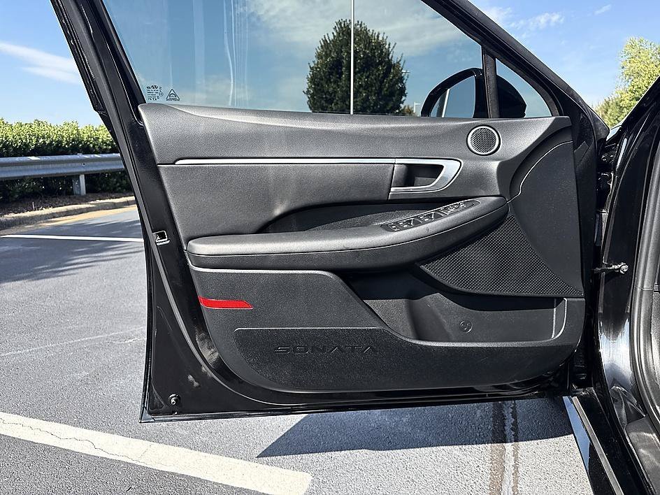 Used 2025 Abyss Black Hyundai SEL image 9