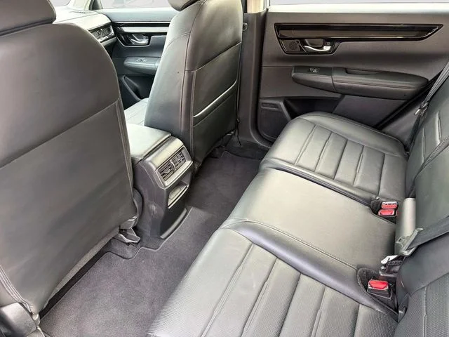 Used 2023 Silver Honda EX-L image 19