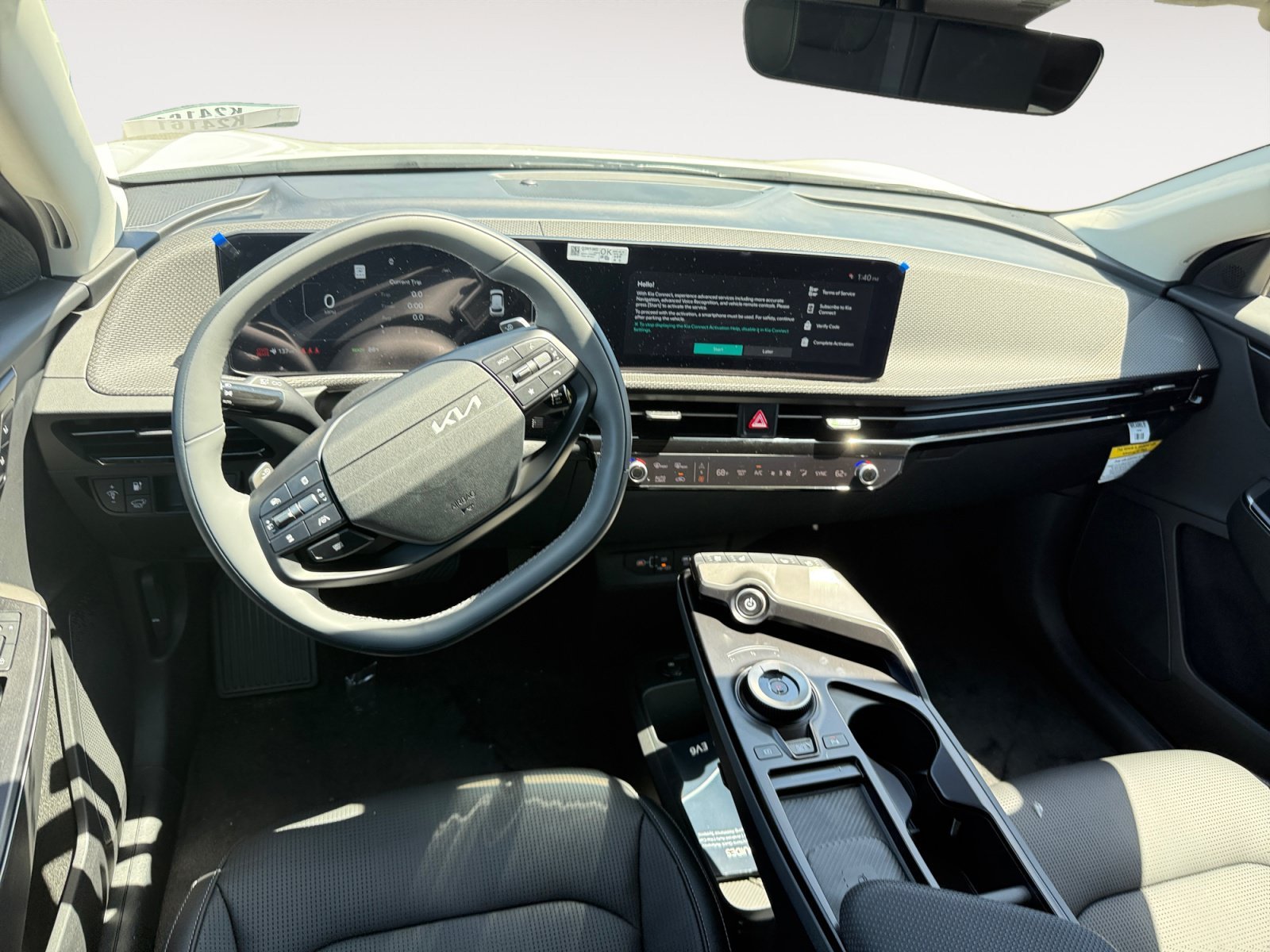 New 2026 Glacial White Pearl Kia WIND image 15
