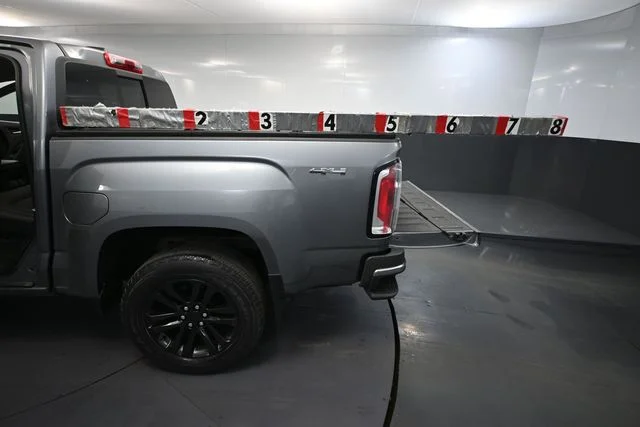 Used 2018 Gray GMC SLT image 39