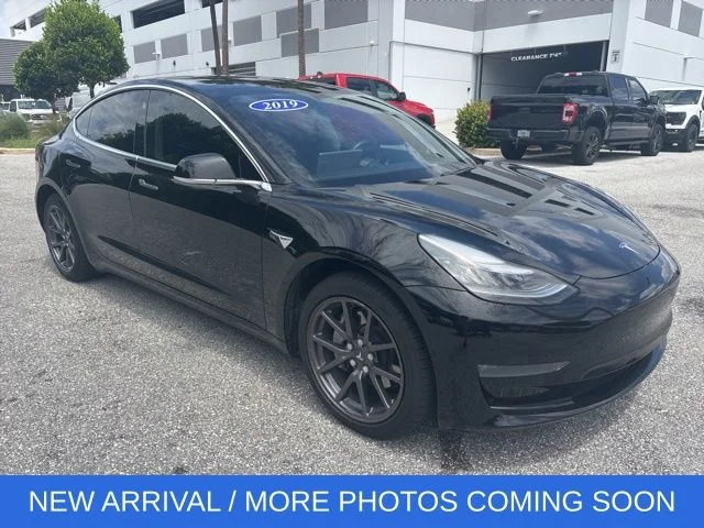 2019 Tesla Model 3 Standard Range Plus's photo