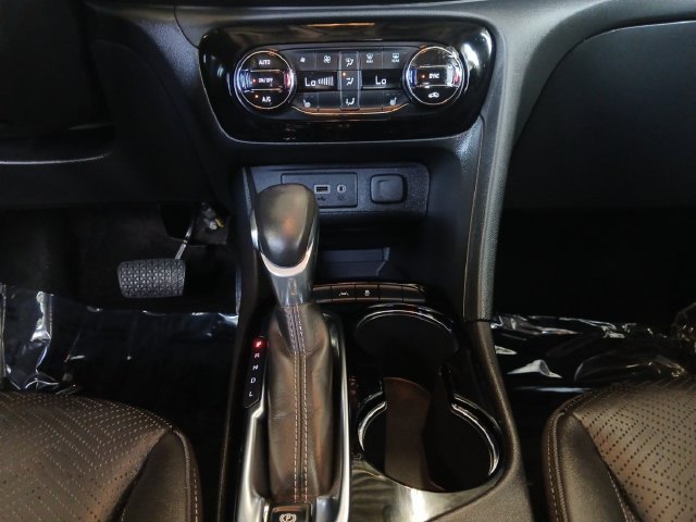 Used 2023 Cinnabar Metallic Buick Essence image 4