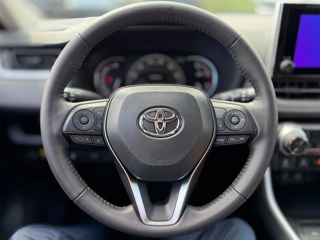 Used 2025 Red Toyota XLE image 7
