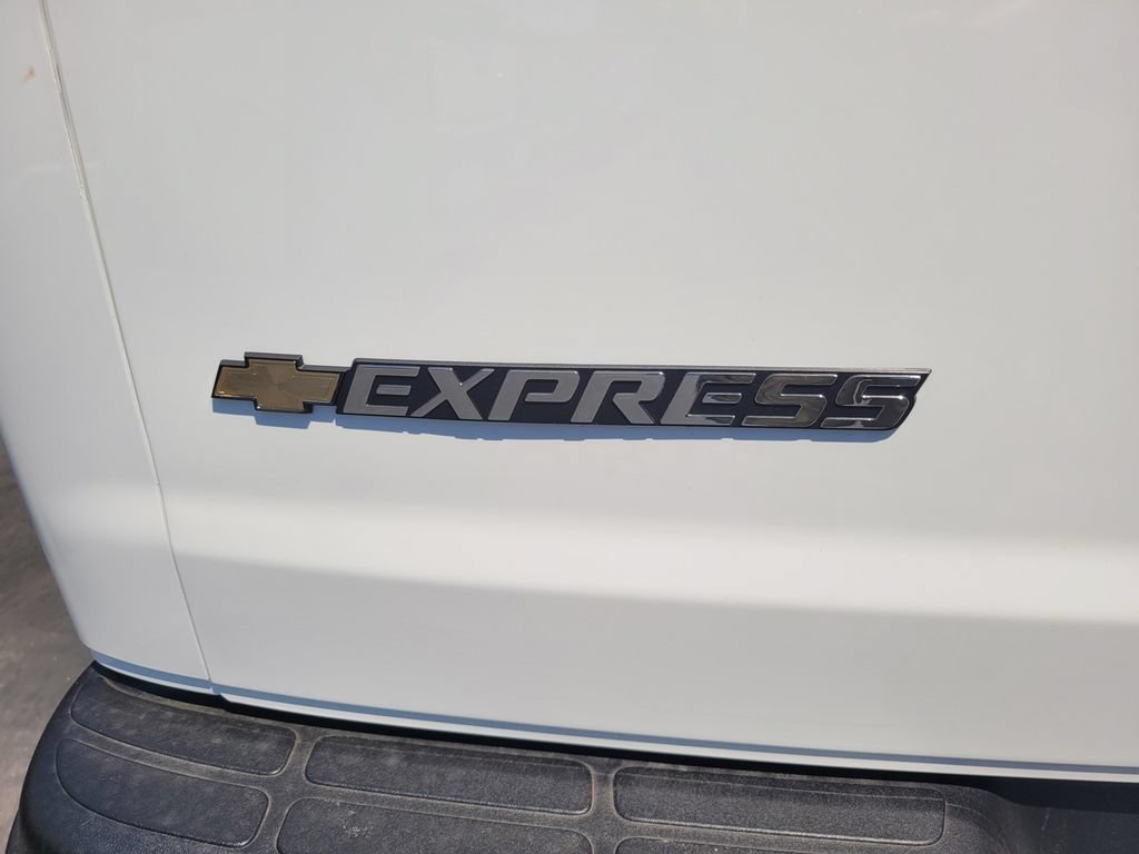 2026 Chevrolet Express Cargo 1WT view 6
