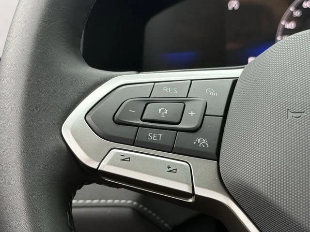 New 2026 White Volkswagen 1.5T SE Black image 11