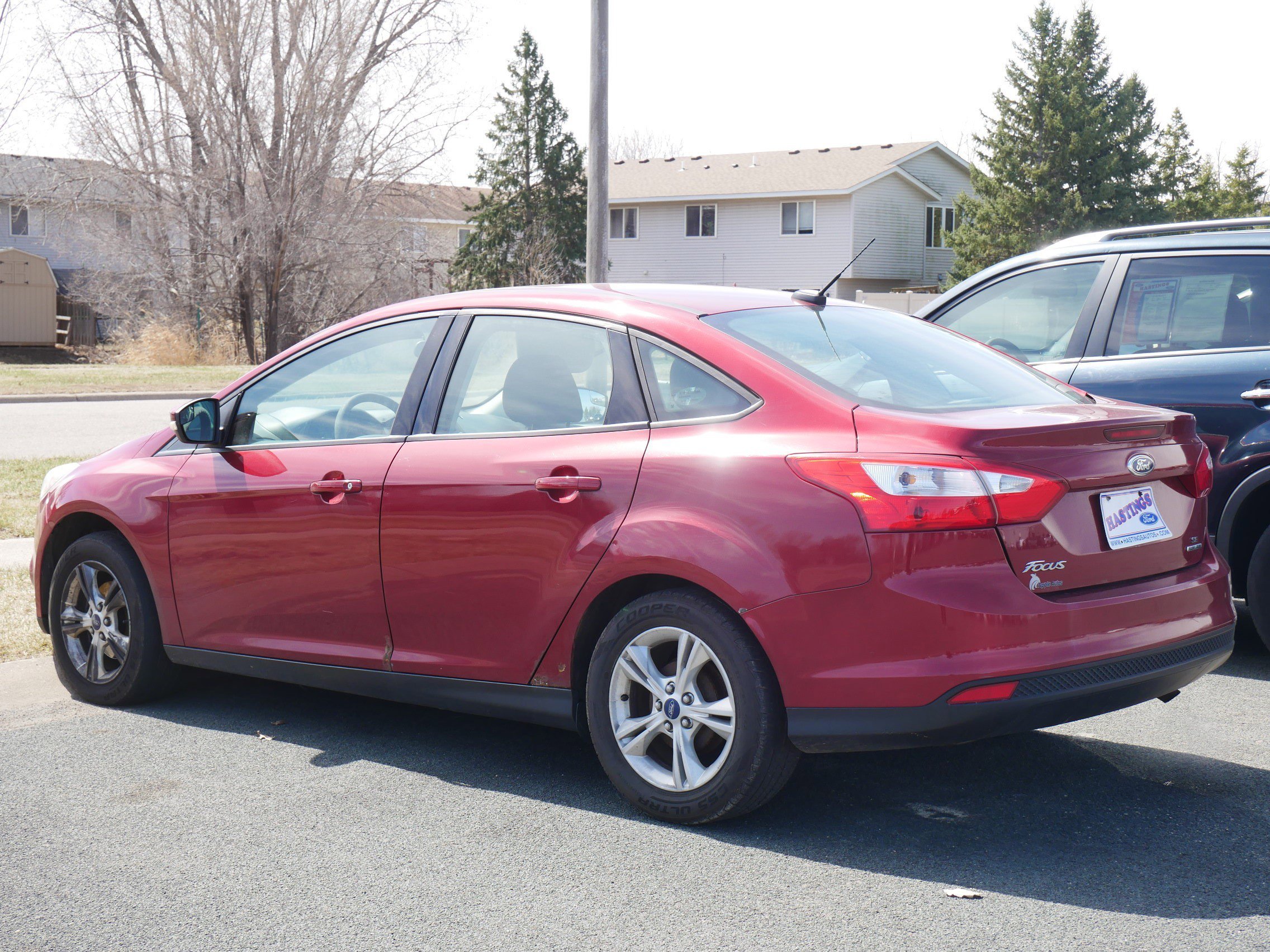 Used 2014 Race Red Ford SE image 3