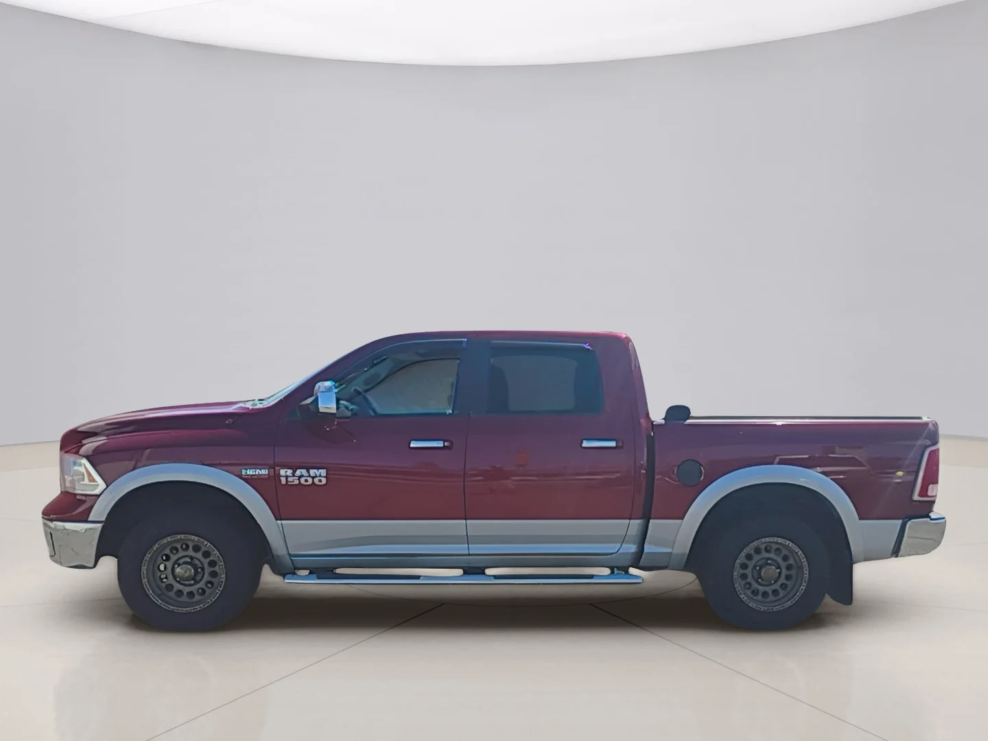 Used 2014 Red Ram LARAMIE image 2