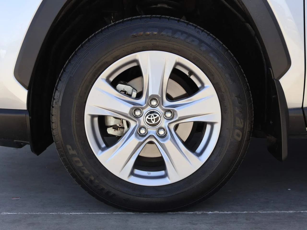 Used 2025 Silver Sky Metallic Toyota XLE image 6