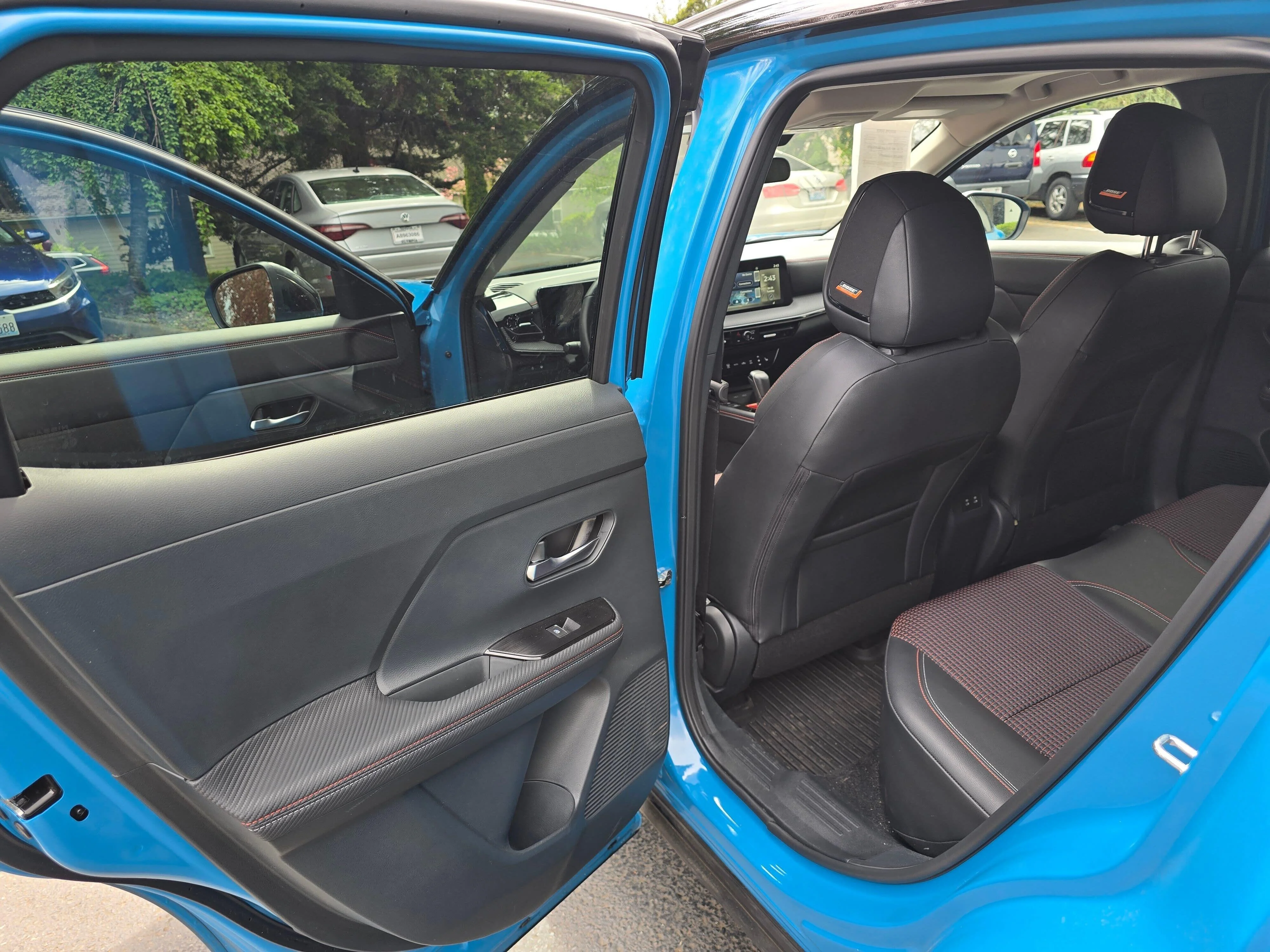 Used 2025 Blue Metallic Nissan SR image 9