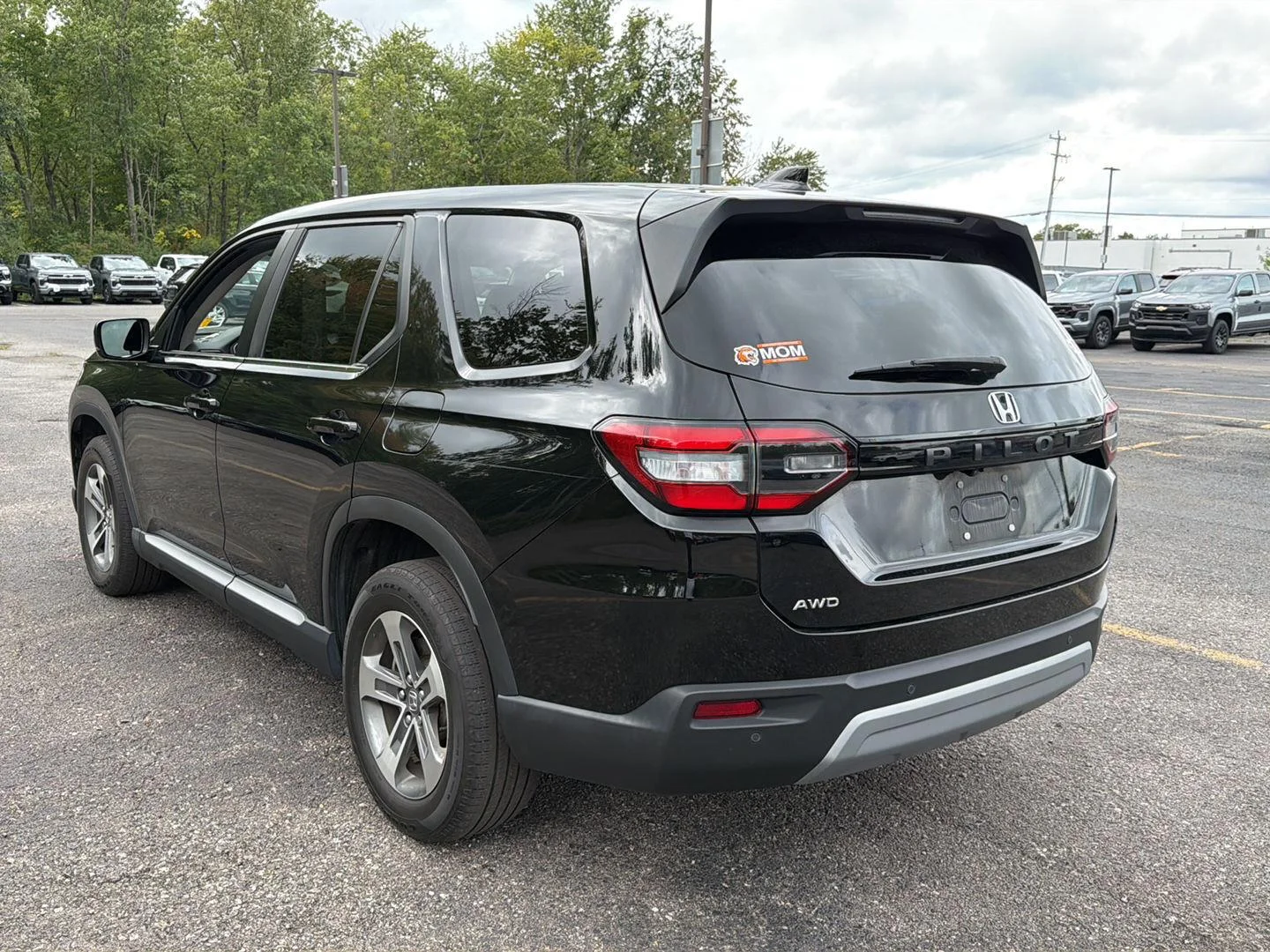 Used 2025 Crystal Black Pearl Honda EX-L image 10