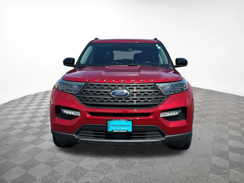Used 2022 Red Ford XLT image 3