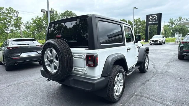 Used 2021 White/off-white Jeep Sport S image 5