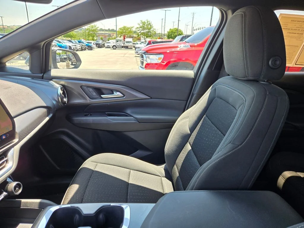 Used 2025 Gray Chevrolet LT image 22