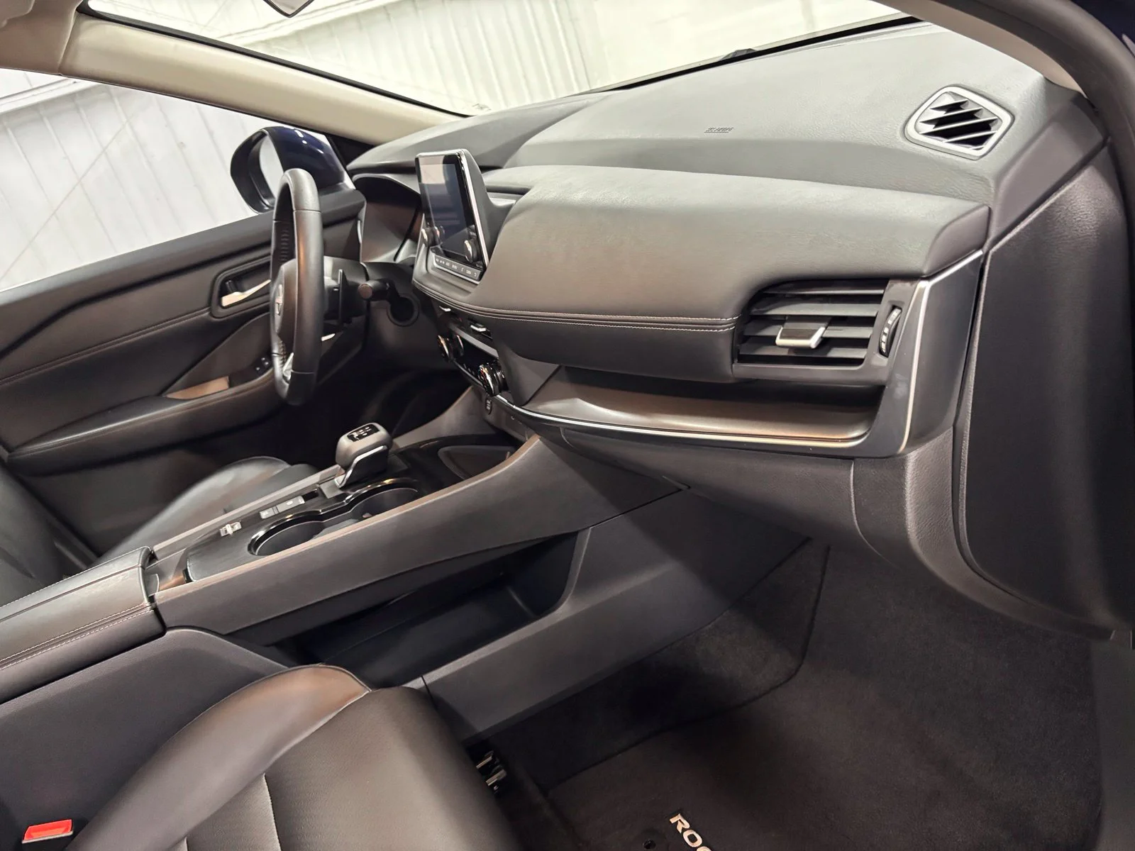 Used 2024 Blue Nissan SV image 16