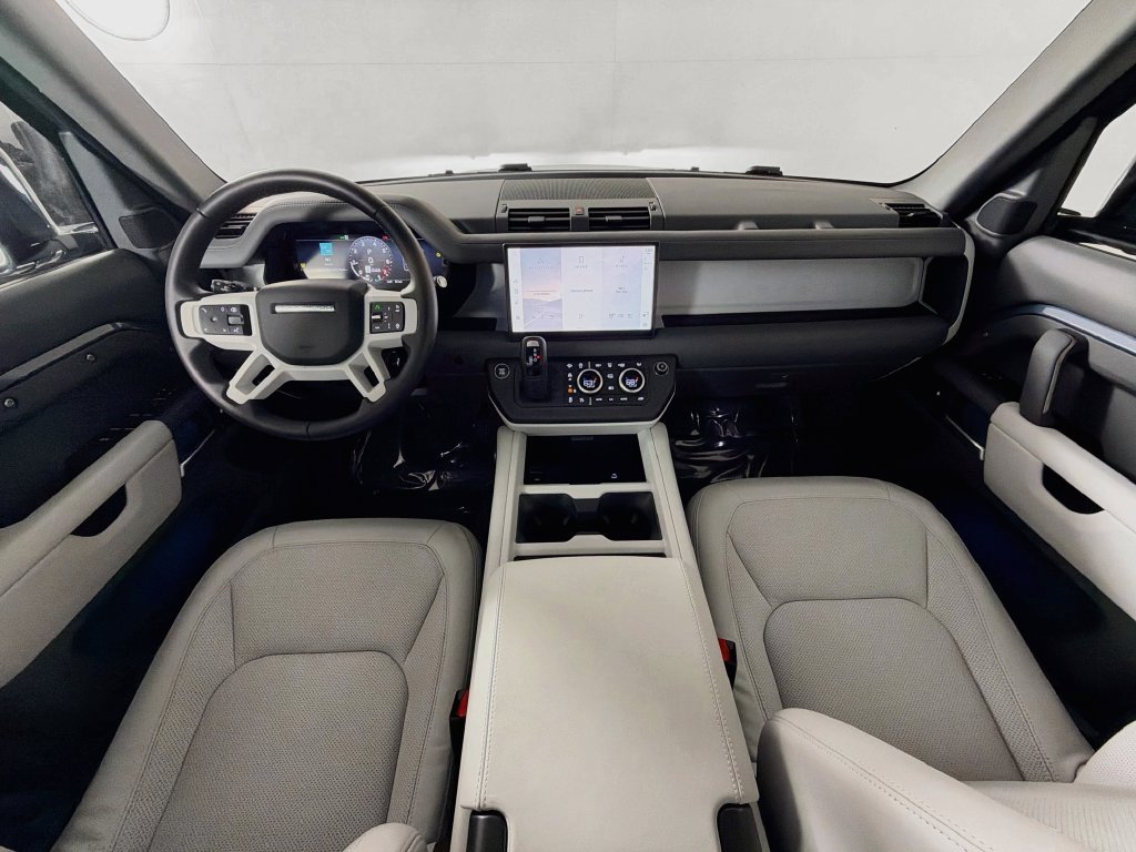 Certified Used 2025 Tasman Blue Metallic Land Rover X-Dynamic SE image 26