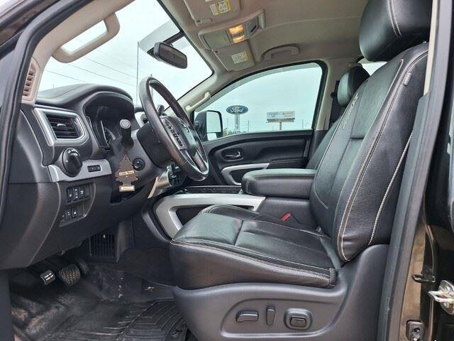 Used 2018 Magnetic Black Nissan PRO-4X image 11