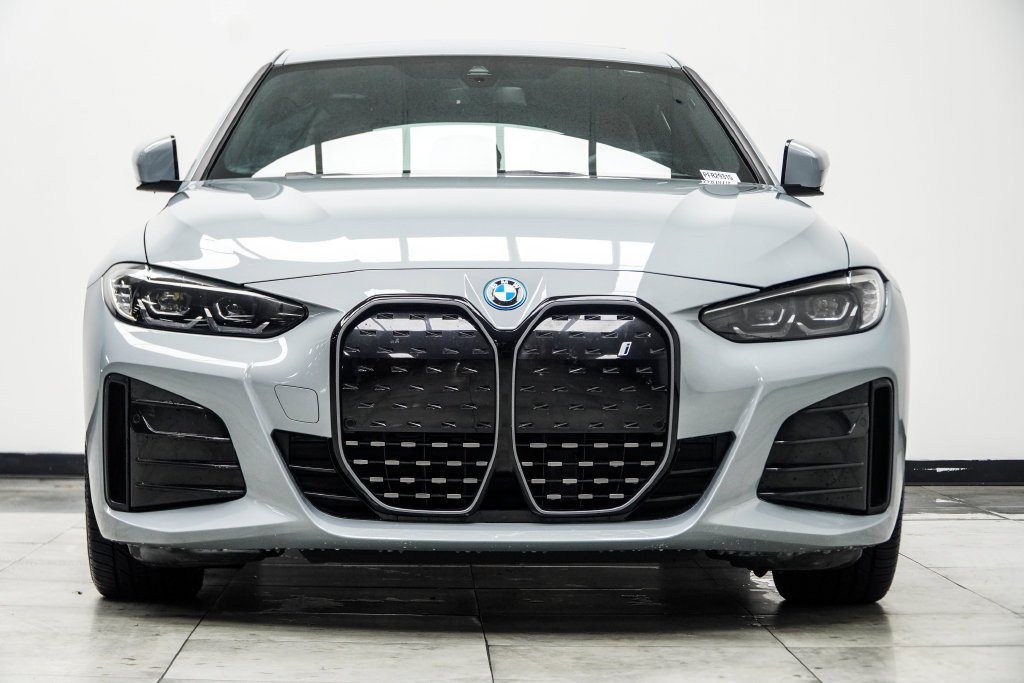 Used 2023 Gray BMW eDrive40 image 10