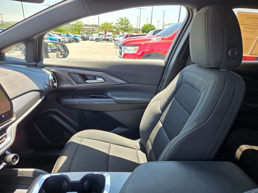 Used 2025 Gray Chevrolet LT image 22