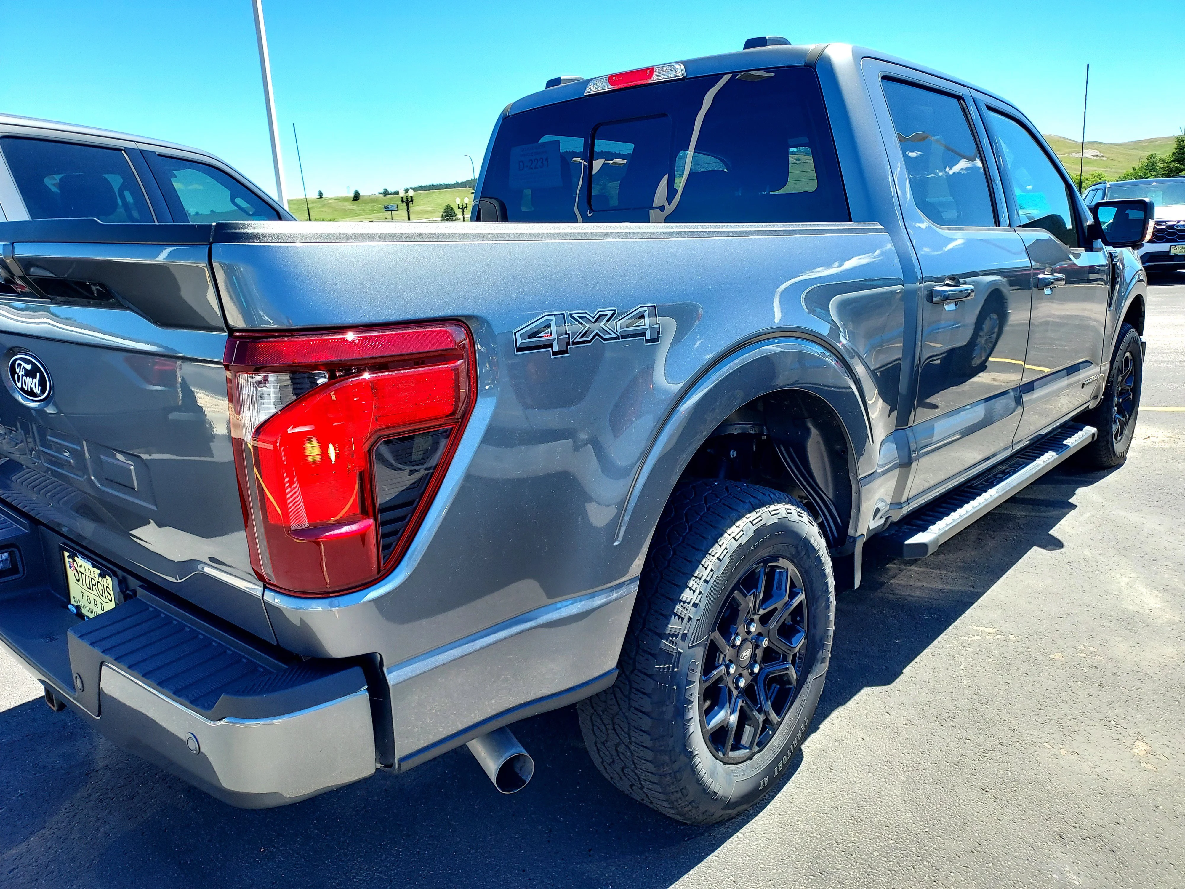 Used 2024 CARBONIZED GRAY Ford XLT image 10