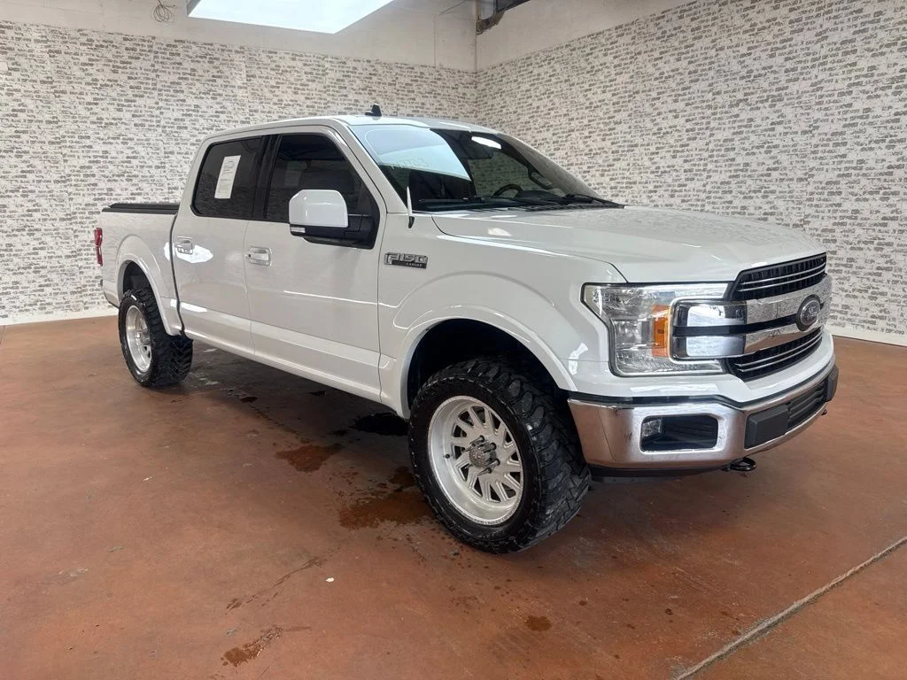 Used 2020 Oxford White Ford Lariat image 1