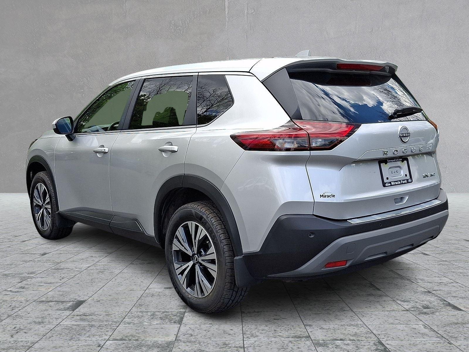 Used 2023 Brilliant Silver Metallic Nissan SV image 4