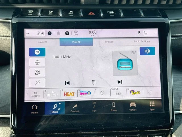 Used 2023 White Jeep Limited image 16