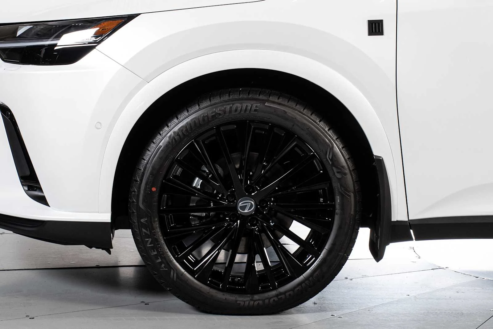 New 2026 Eminent White Pearl Lexus LUXURY image 7