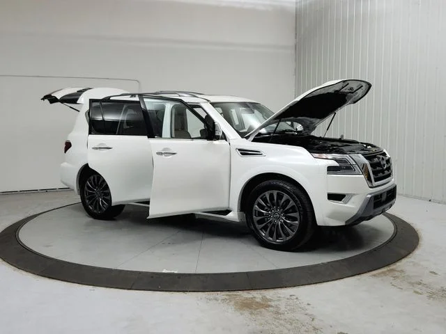 Used 2024 White Nissan Platinum image 10