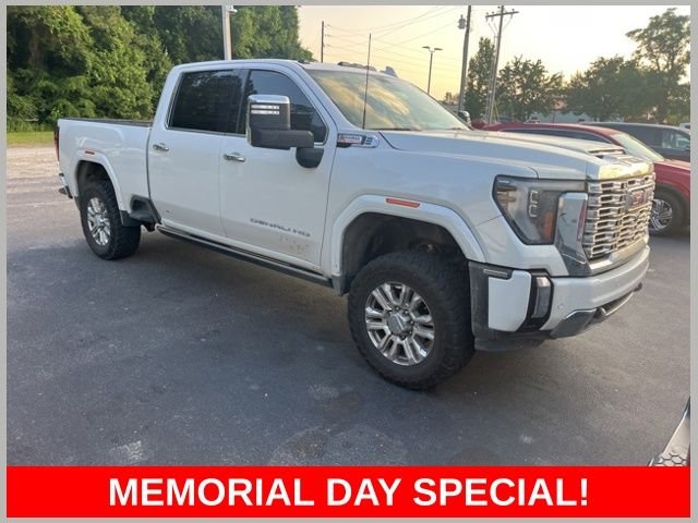2025 GMC Sierra 4WD Crew Cab Standard Box Denali's photo