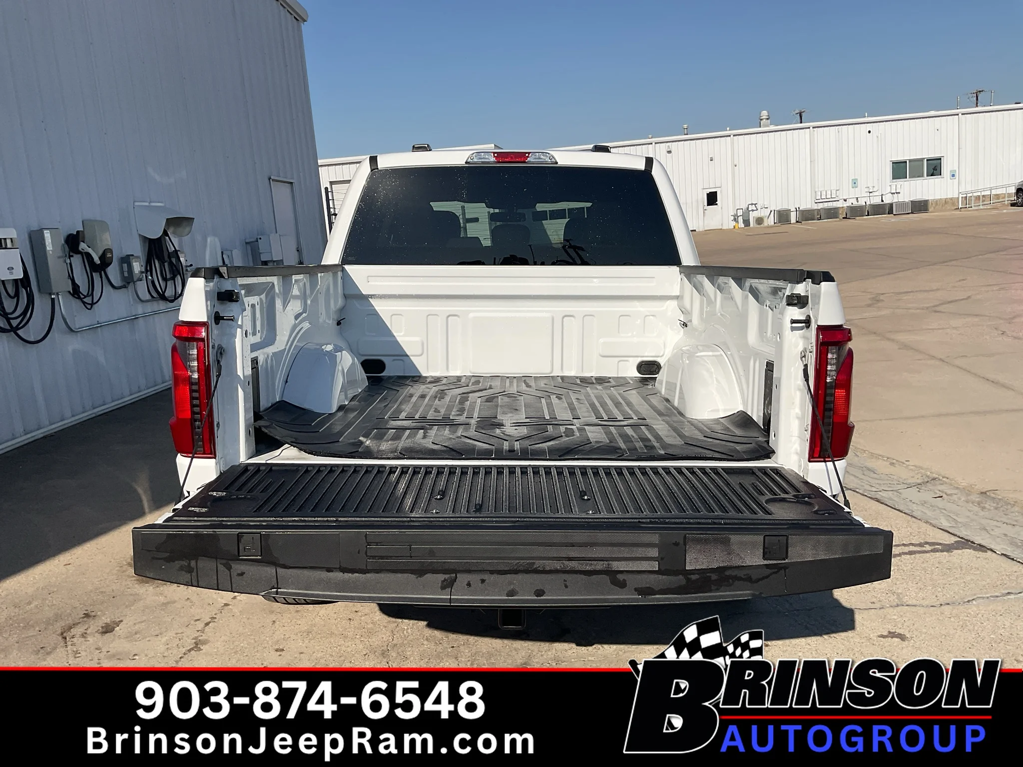 Used 2024 Oxford White Ford XLT image 10