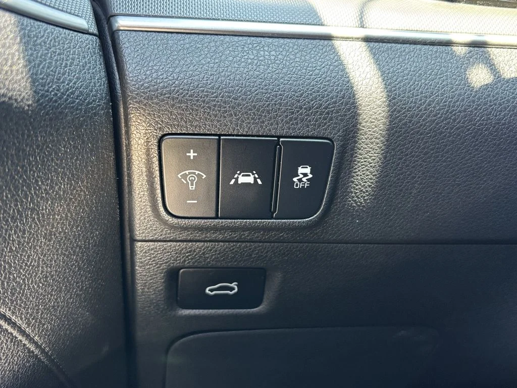 Used 2022 Black Kia GT-Line image 29