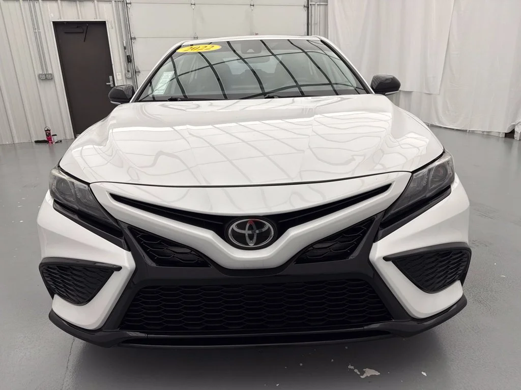 Used 2022 Off-white Toyota SE image 2
