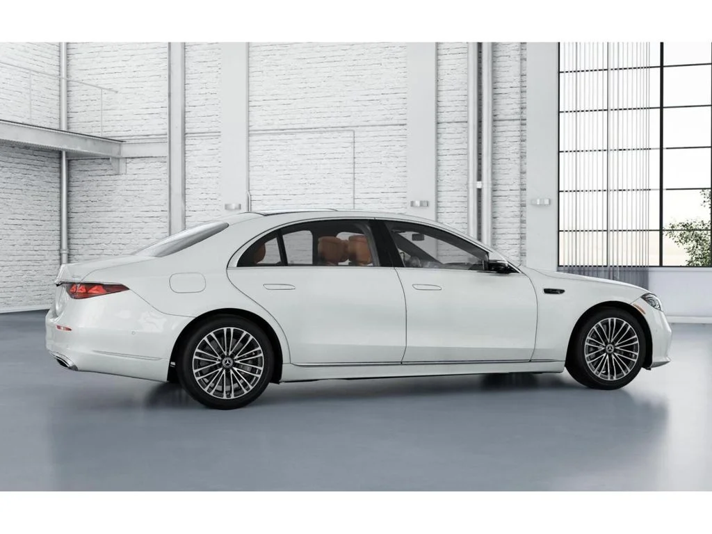 New 2027 White Mercedes-Benz S 580 image 18