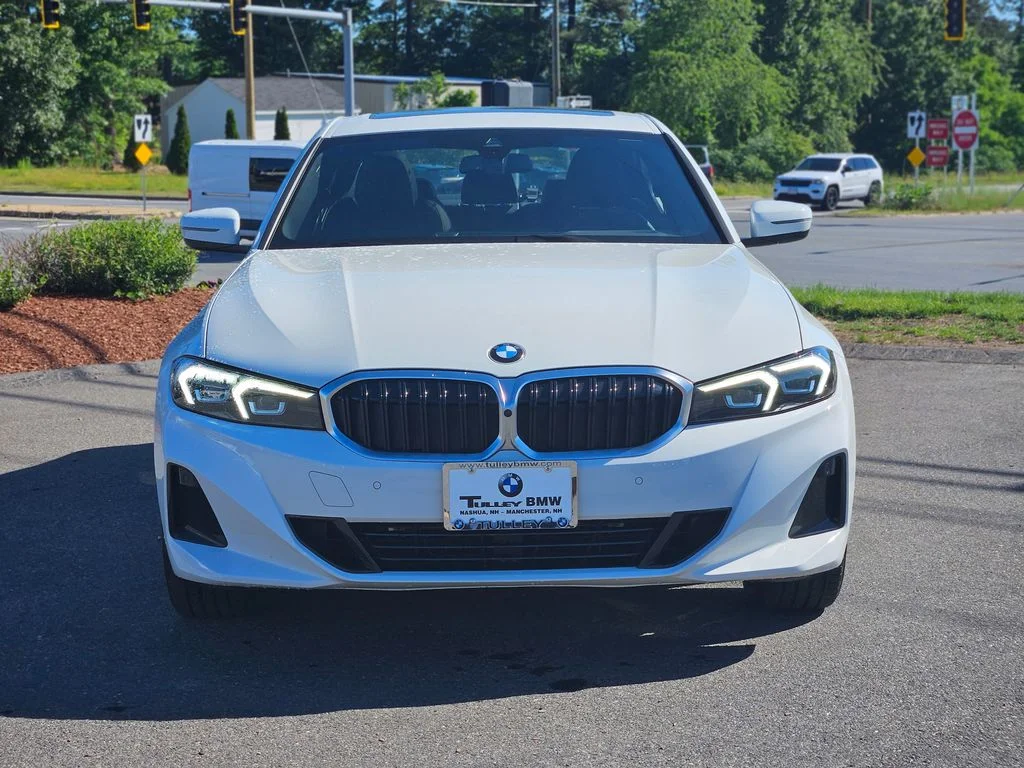 Used 2025 Alpine White BMW 330i xDrive image 2