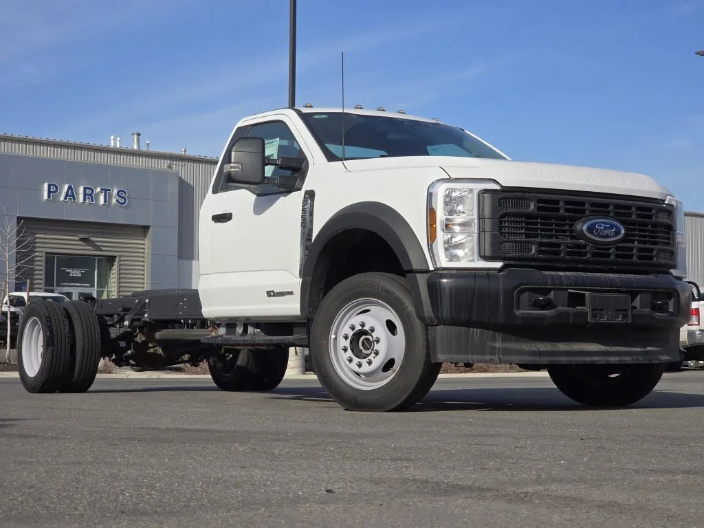 2025 Ford F-550 Super Duty Chassis Cab XL - Photo 2