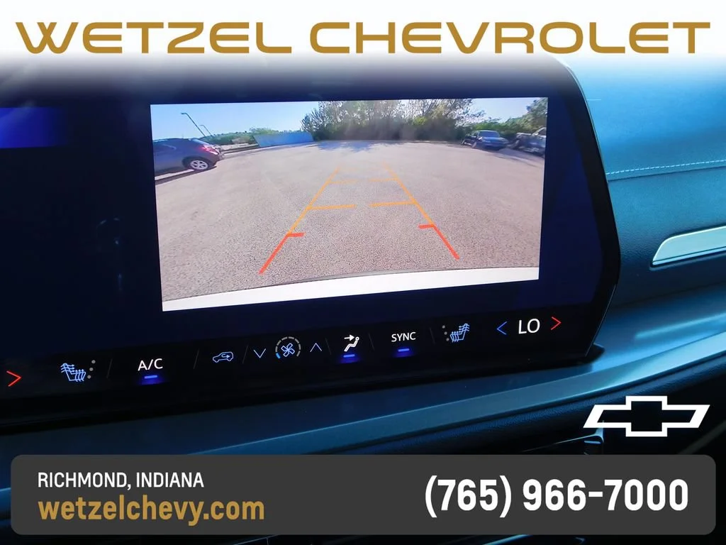 New 2027 Summit White Chevrolet LT image 42