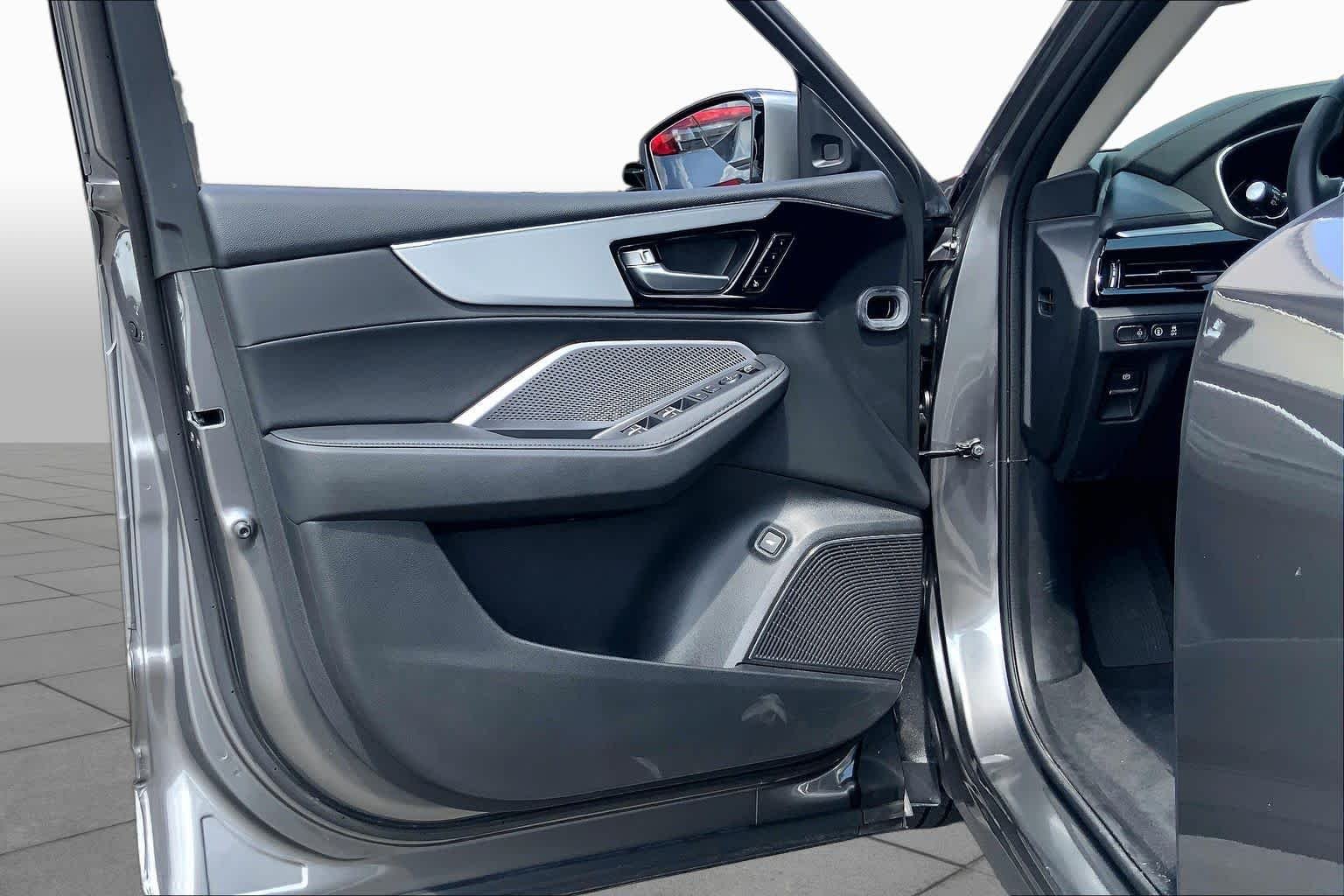 Used 2025 Liquid Carbon Metallic Acura  image 22