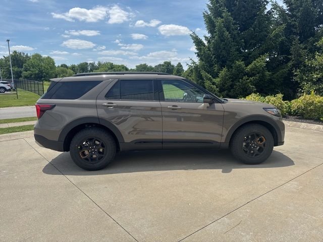 New 2026 Gray Ford Tremor image 3