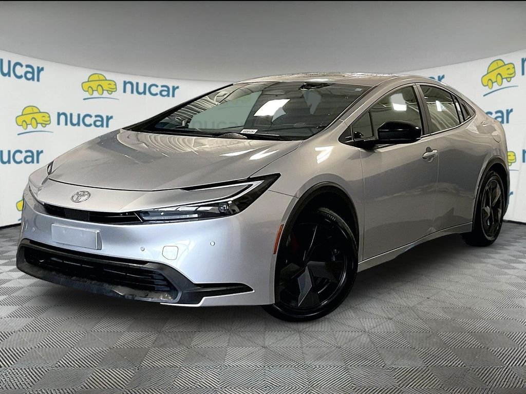 Used 2025  Toyota LE image 3