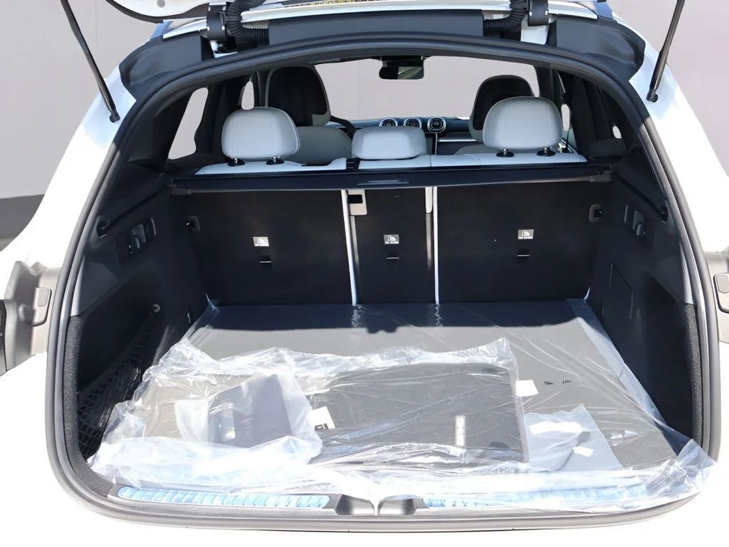 New 2026 Polar White Mercedes-Benz GLC 300 image 59
