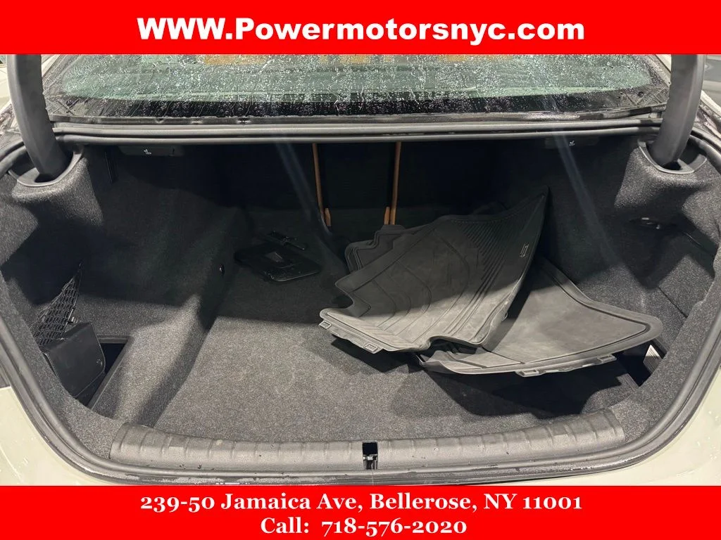 Used 2019 White BMW 540i xDrive image 21