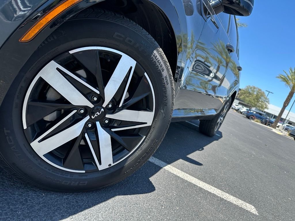 Used 2023 Gray Kia S image 2