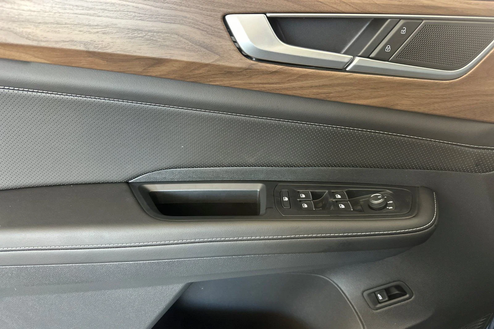 New 2026  Volkswagen 2.0T SE w/Technology image 10