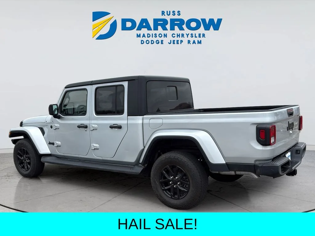 Used 2023 Silver Jeep Sport S image 3