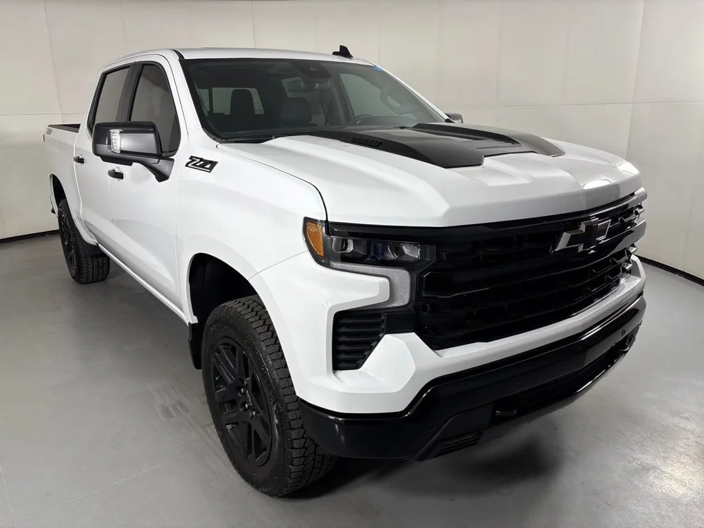New 2026 Summit White Chevrolet LT Trail Boss image 2